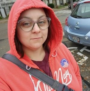 Meet your Posher, Cassandra